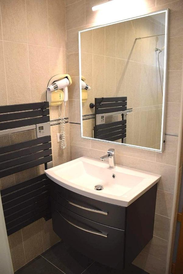 Logis Hotel Restaurant Spa Les Balcons De L'Esperance Limeuil Екстериор снимка